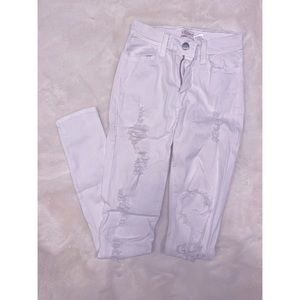 White skinny jeans